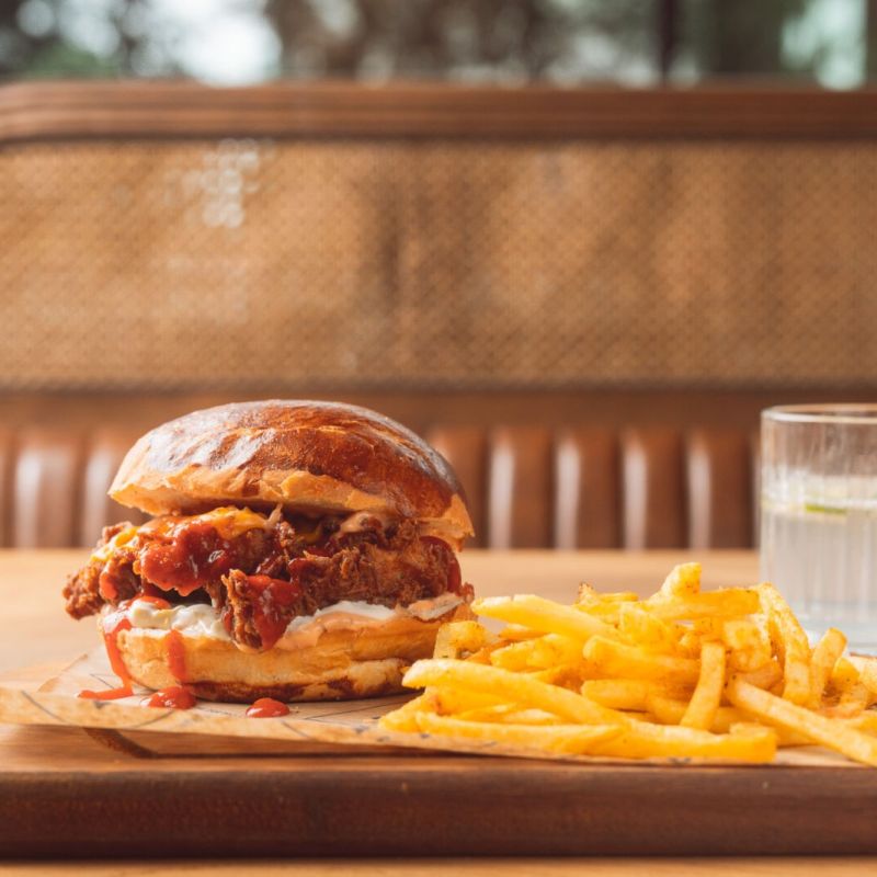 HOT SAUCE CHICKEN BURGER