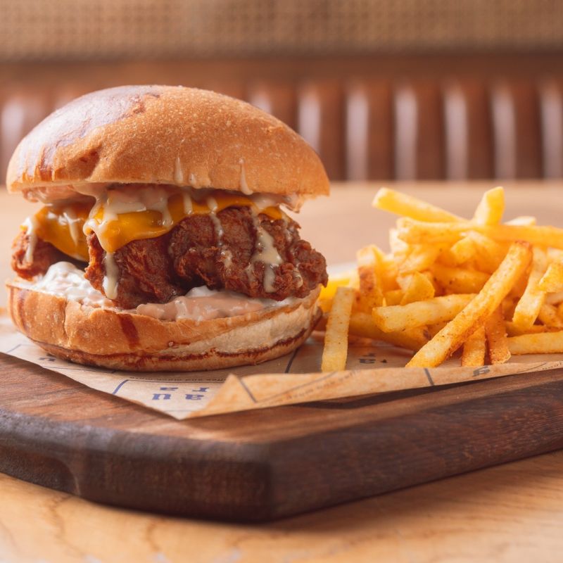 CRISPY CHICKEN BURGER