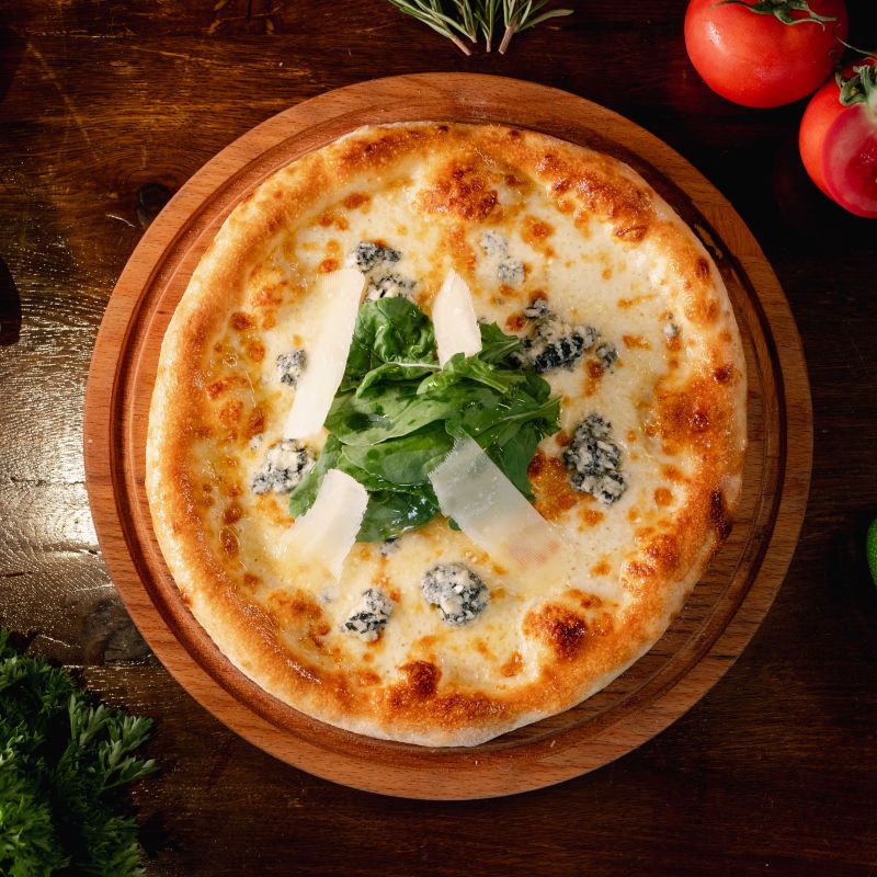 ÜÇ PEYNİRLİ PİZZA