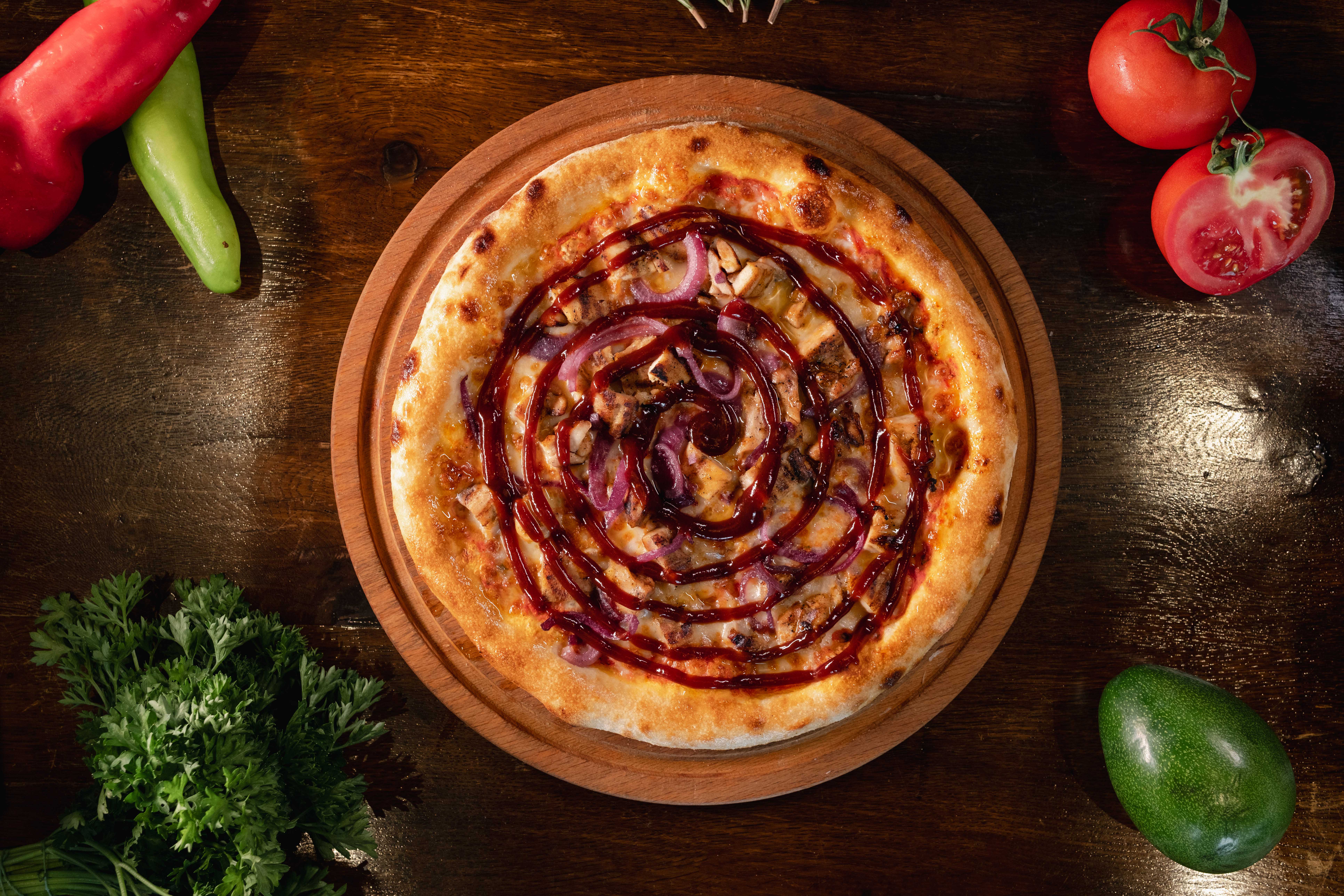 TAVUKLU BARBEKÜ PİZZA