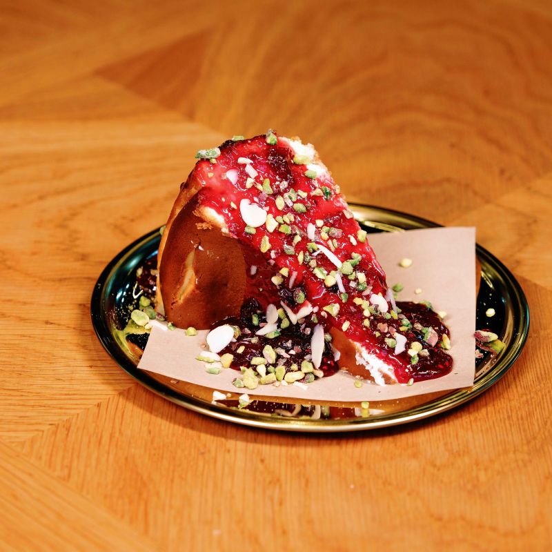 Kırmızı Orman Meyveli San Sebastian