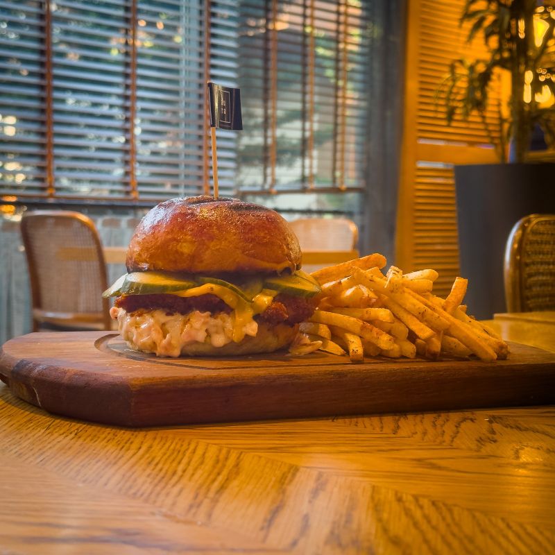 HOT KOREAN CHICKEN BURGER